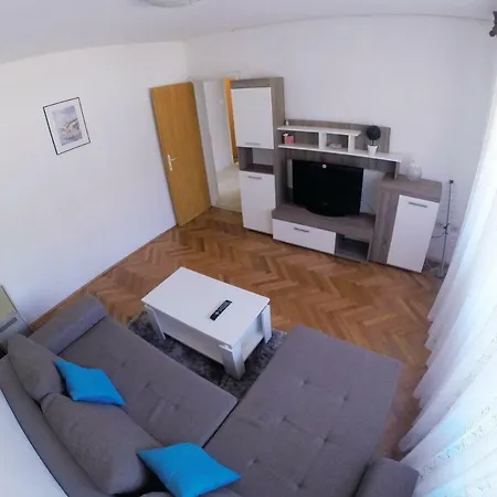 Mivko Apartamento Pula